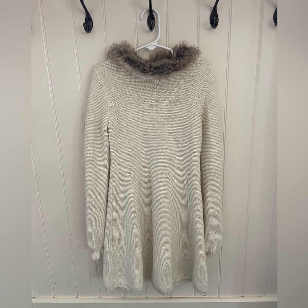 Tahari sweater dress for girls. Excellent condition